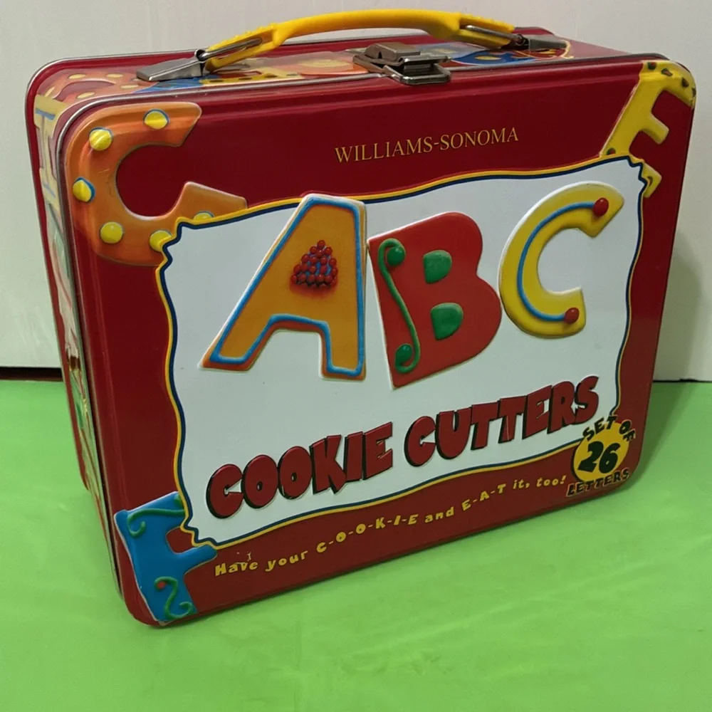 Williams-Sonoma - ABC METAL COOKIE CUTTERS SET